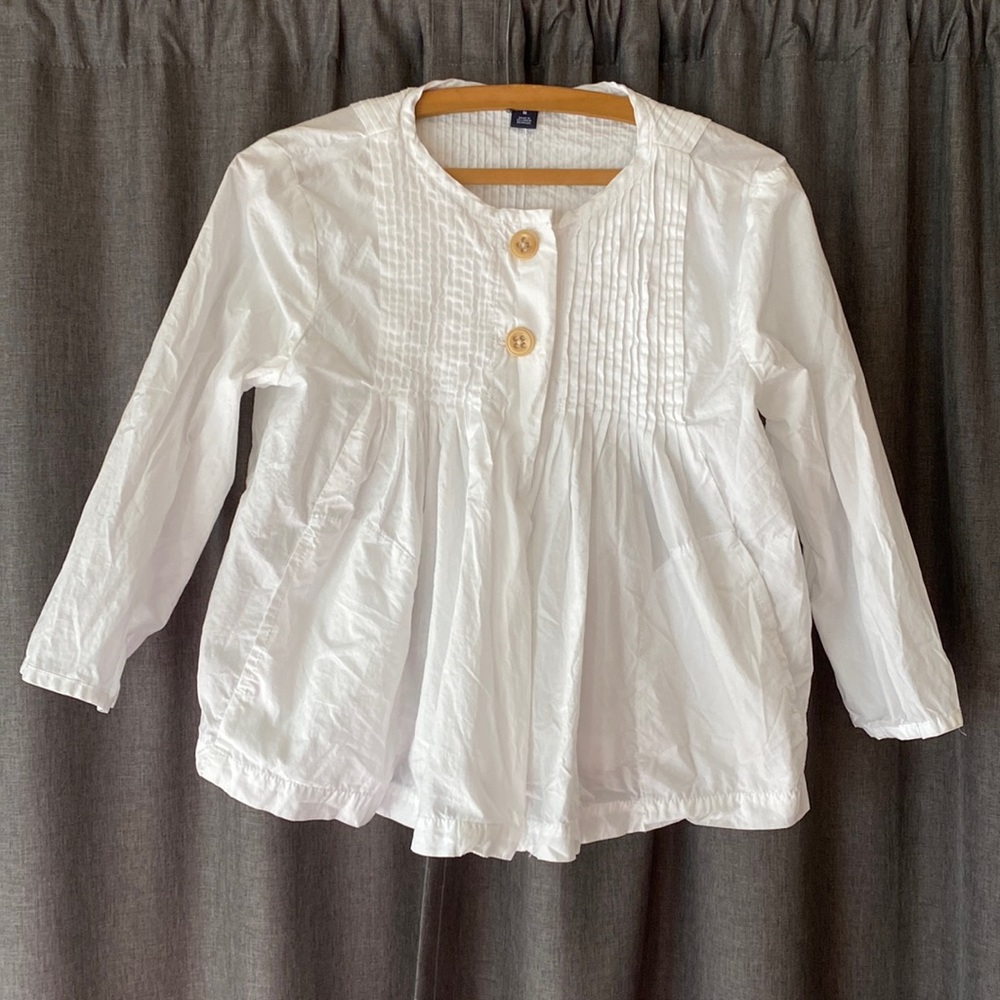 Gap 2 button closure blouse